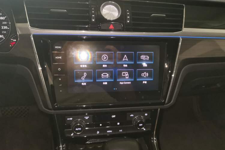 Used Volkswagen Phideon 2018 Revised Version 380TSI Two-Wheel Drive Business Edition Audio And AC Panel