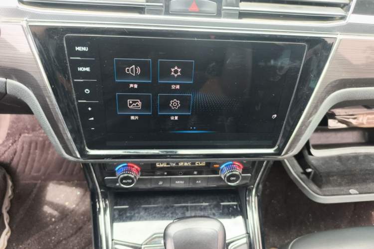 Used Volkswagen Phideon 2018 Revised Version 380TSI Two-Wheel Drive Business Edition Audio And AC Panel