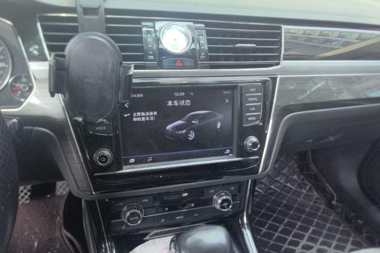 Used Volkswagen Phideon 2018 380TSI Two-Wheel Drive Business Edition Audio And AC Panel
