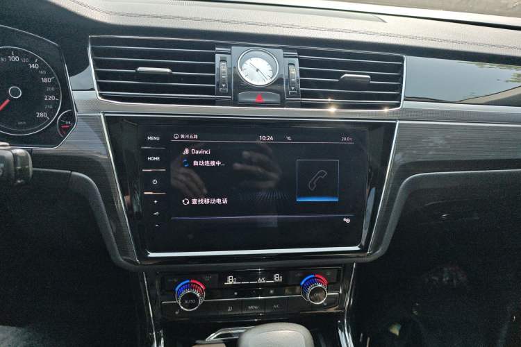 Used Volkswagen Phideon 2018 Revised Version 380TSI Two-Wheel Drive Business Edition Audio And AC Panel