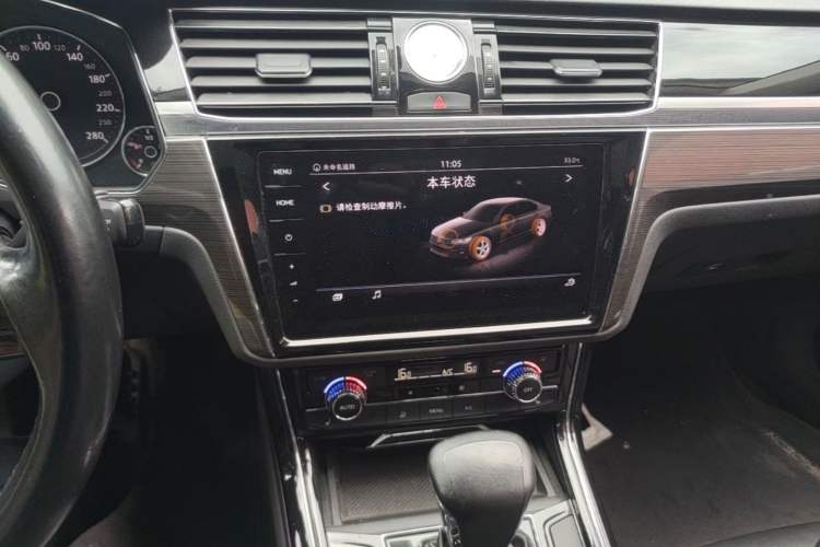 Used Volkswagen Phideon 2018 Revised Version 380TSI Two-Wheel Drive Business Edition Audio And AC Panel
