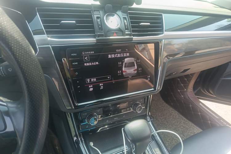 Used Volkswagen Phideon 2018 Revised Version 380TSI Two-Wheel Drive Business Edition Audio And AC Panel