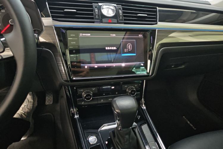 Used Volkswagen Phideon 2018 Revised Version 380TSI Two-Wheel Drive Business Edition Audio And AC Panel