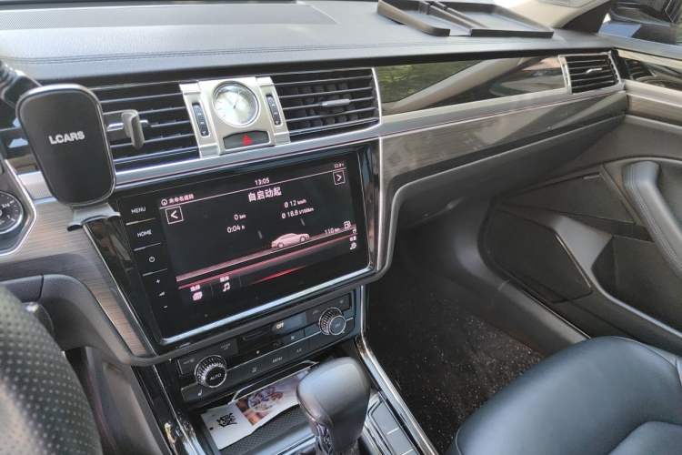 Used Volkswagen Phideon 2018 Revised Version 380TSI Two-Wheel Drive Business Edition Audio And AC Panel