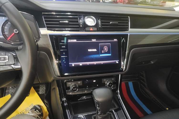 Used Volkswagen Phideon 2018 Revised Version 380TSI Two-Wheel Drive Business Edition Audio And AC Panel