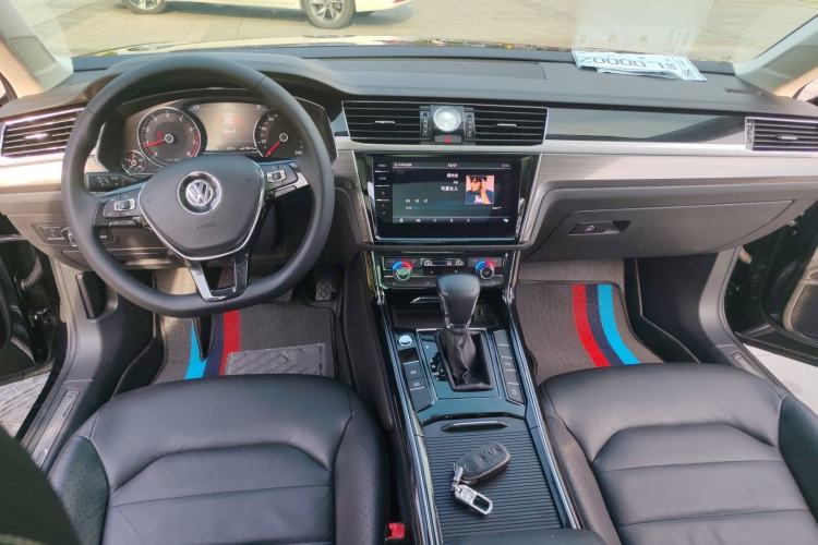 Used Volkswagen Phideon 2018 Revised Version 380TSI Two-Wheel Drive Business Edition Center Console