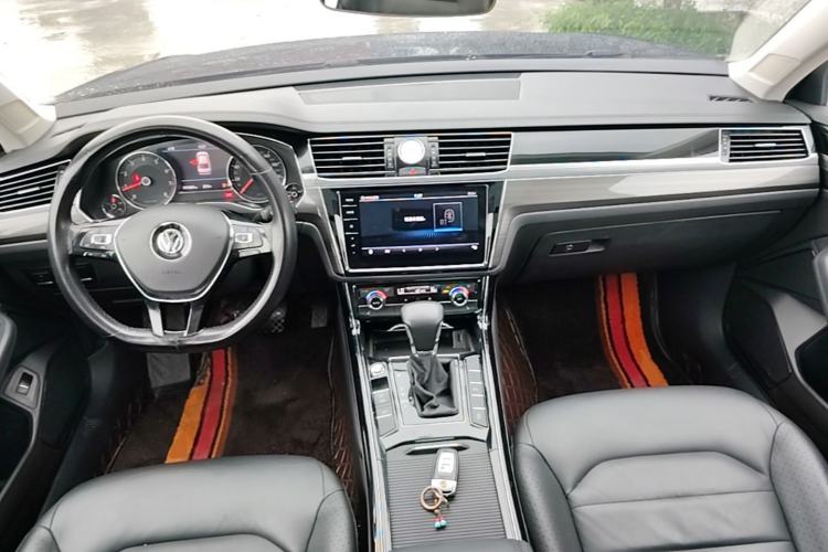 Used Volkswagen Phideon 2018 Revised Version 380TSI Two-Wheel Drive Business Edition Center Console