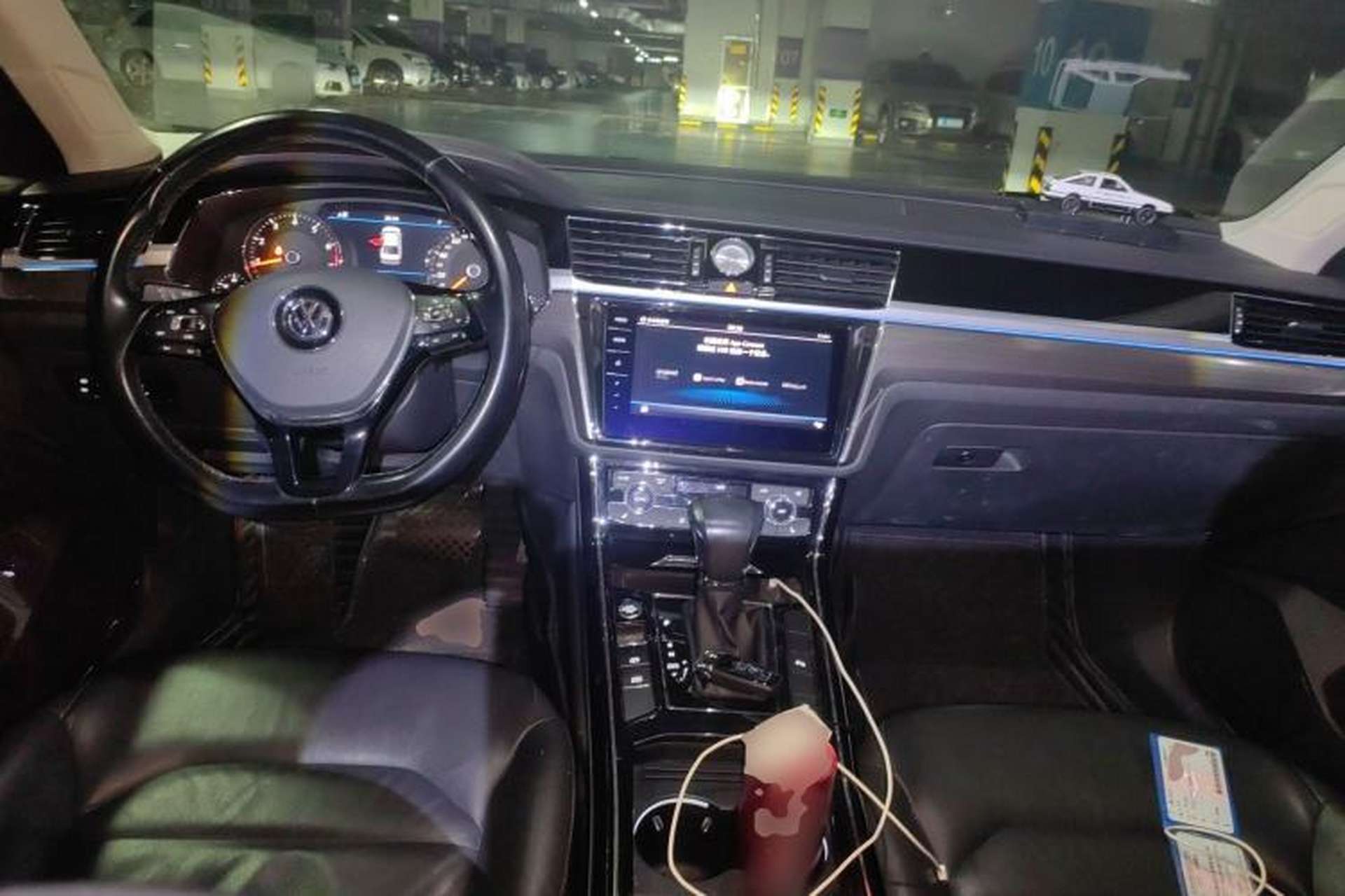 Used Volkswagen Phideon 2018 Revised Version 380TSI Two-Wheel Drive Business Edition Center Console