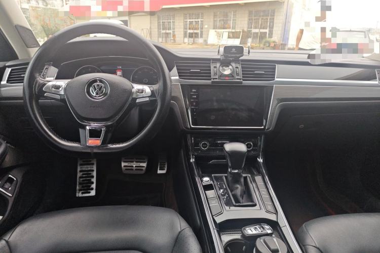 Used Volkswagen Phideon 2018 Revised Version 380TSI Two-Wheel Drive Business Edition Center Console