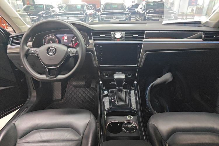 Used Volkswagen Phideon 2018 Revised Version 380TSI Two-Wheel Drive Business Edition Center Console