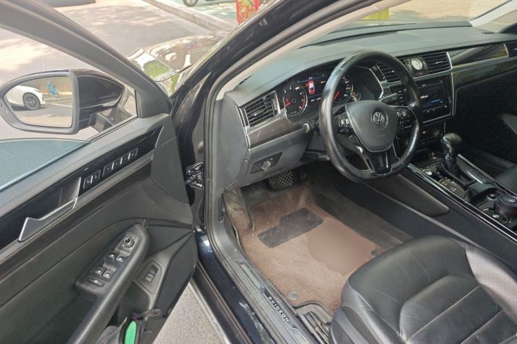 Used Volkswagen Phideon 2018 Revised Version 380TSI Two-Wheel Drive Business Edition Driver Seat