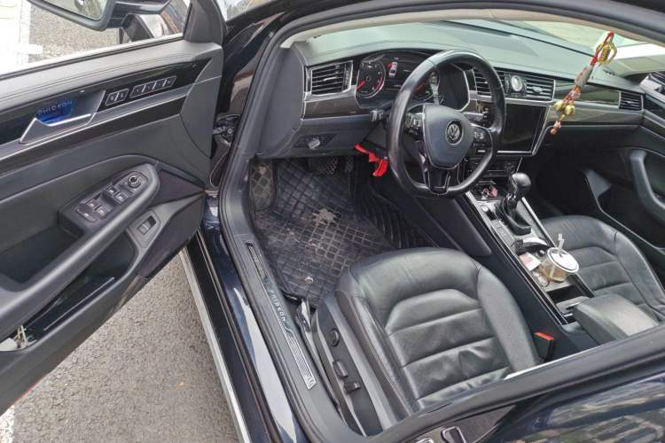 Used Volkswagen Phideon 2018 Revised Version 380TSI Two-Wheel Drive Business Edition Driver Seat