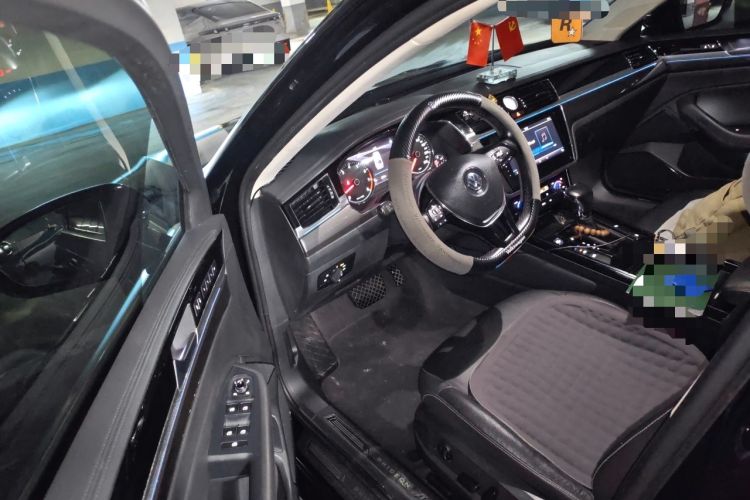 Used Volkswagen Phideon 2018 Revised Version 380TSI Two-Wheel Drive Business Edition Driver Seat