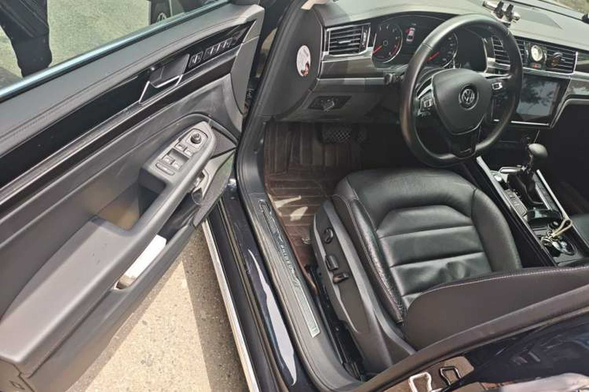 Used Volkswagen Phideon 2018 Revised Version 380TSI Two-Wheel Drive Business Edition Driver Seat