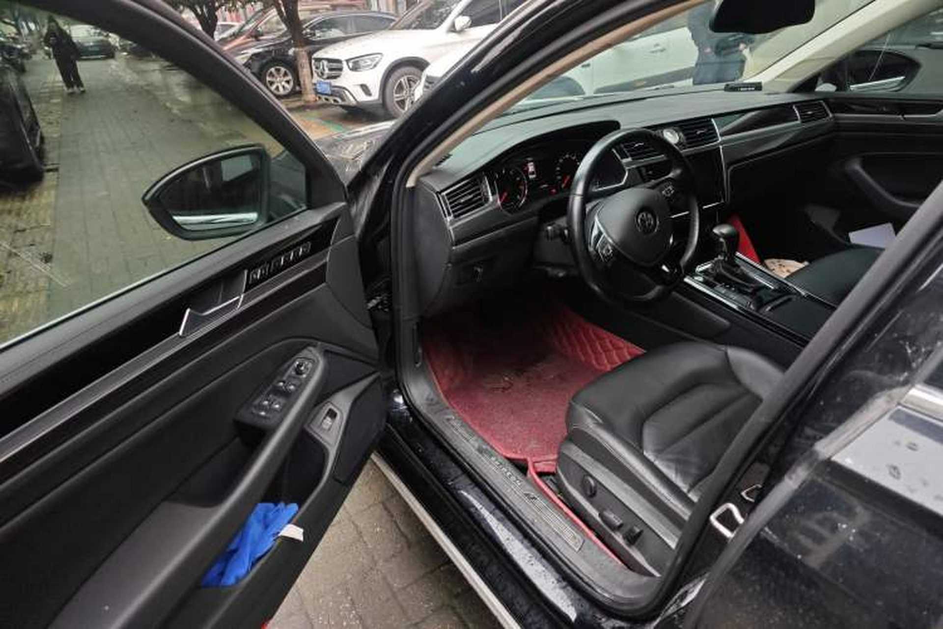 Used Volkswagen Phideon 2018 Revised Version 380TSI Two-Wheel Drive Business Edition Driver Seat