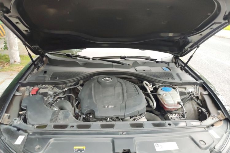 Used Volkswagen Phideon 2018 Revised Version 380TSI Two-Wheel Drive Business Edition Engine Bay