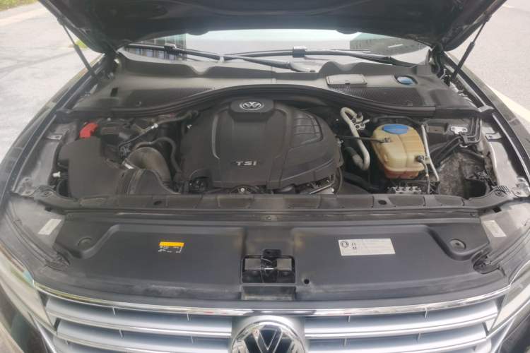 Used Volkswagen Phideon 2018 Revised Version 380TSI Two-Wheel Drive Business Edition Engine Bay