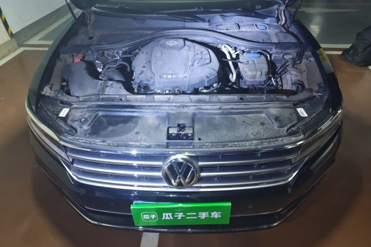 Used Volkswagen Phideon 2018 Revised Version 380TSI Two-Wheel Drive Business Edition Engine Bay