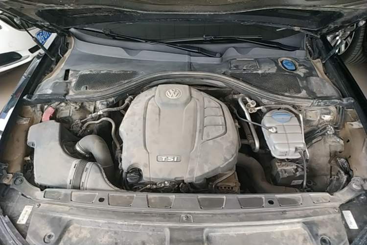 Used Volkswagen Phideon 2018 Revised Version 380TSI Two-Wheel Drive Business Edition Engine Bay