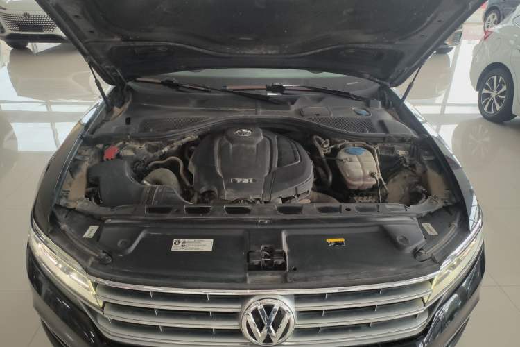 Used Volkswagen Phideon 2018 Revised Version 380TSI Two-Wheel Drive Business Edition Engine Bay
