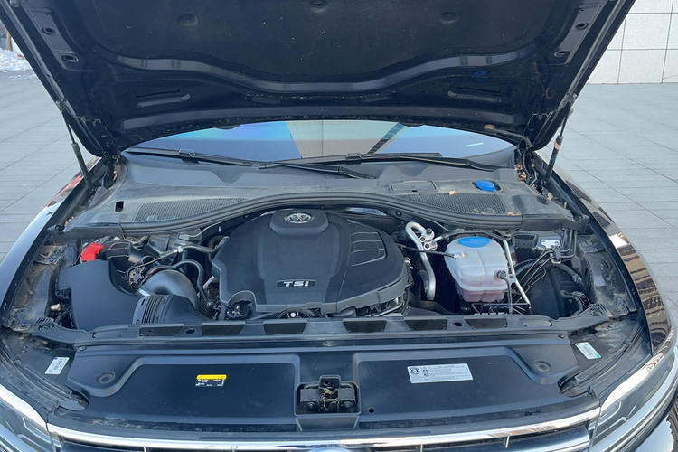 Used Volkswagen Phideon 2018 Revised Version 380TSI Two-Wheel Drive Business Edition Engine Bay