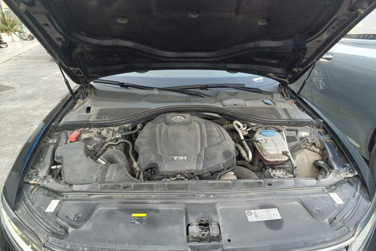 Used Volkswagen Phideon 2018 380TSI Two-Wheel-Drive Flagship Edition Engine Bay