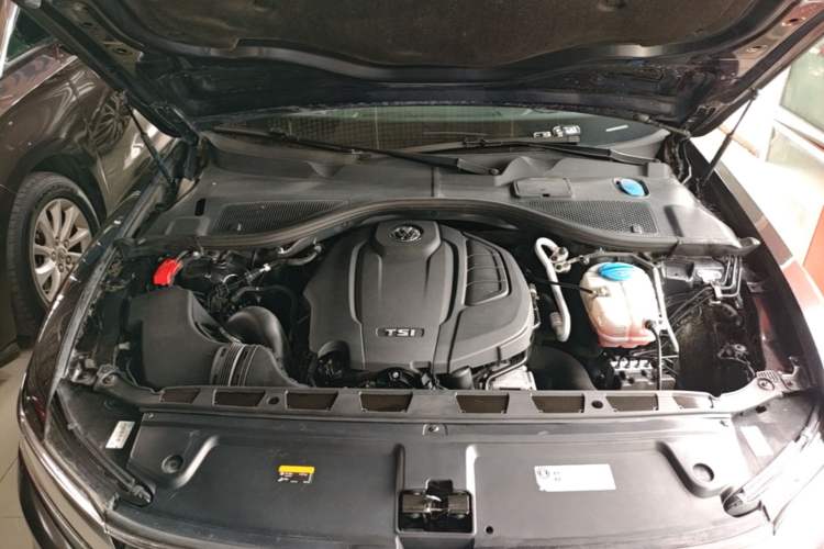 Used Volkswagen Phideon 2018 Revised Version 380TSI Two-Wheel Drive Business Edition Engine Bay