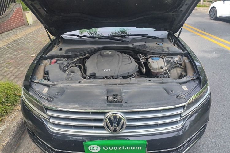 Used Volkswagen Phideon 2018 Revised Version 380TSI Two-Wheel Drive Business Edition Engine Bay
