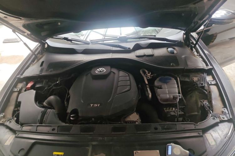 Used Volkswagen Phideon 2018 Revised Version 380TSI Two-Wheel Drive Business Edition Engine Bay