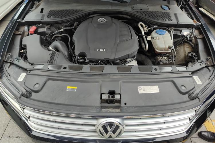 Used Volkswagen Phideon 2018 Revised Version 380TSI Two-Wheel Drive Business Edition Engine Bay
