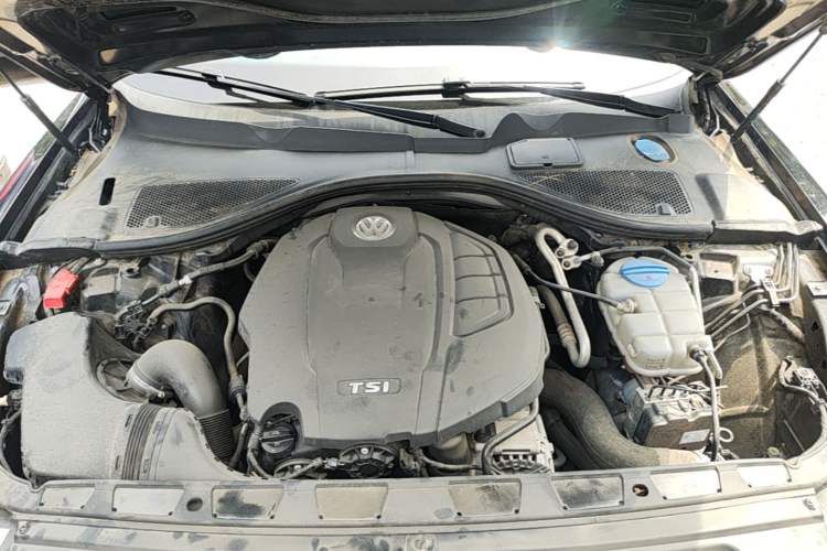 Used Volkswagen Phideon 2018 Revised Version 380TSI Two-Wheel Drive Business Edition Engine Bay