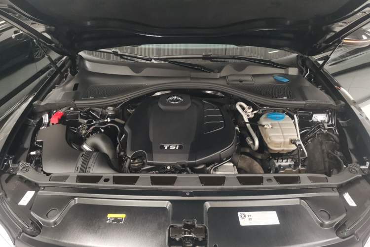 Used Volkswagen Phideon 2018 Revised Version 380TSI Two-Wheel Drive Business Edition Engine Bay