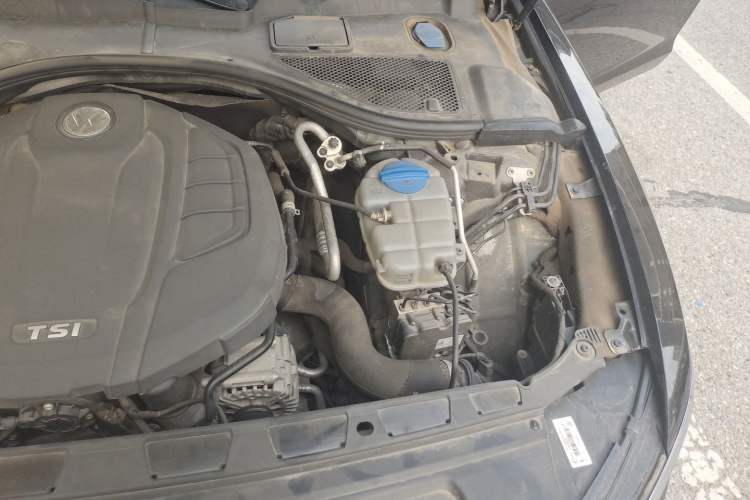 Used Volkswagen Phideon 2018 380TSI Two-Wheel Drive Business Edition Engine Bay Left