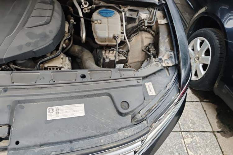 Used Volkswagen Phideon 2018 380TSI Two-Wheel-Drive Flagship Edition Engine Bay Left