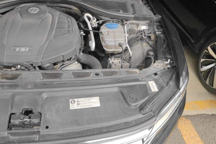 Used Volkswagen Phideon 2018 Revised Version 380TSI Two-Wheel Drive Business Edition Engine Bay Left