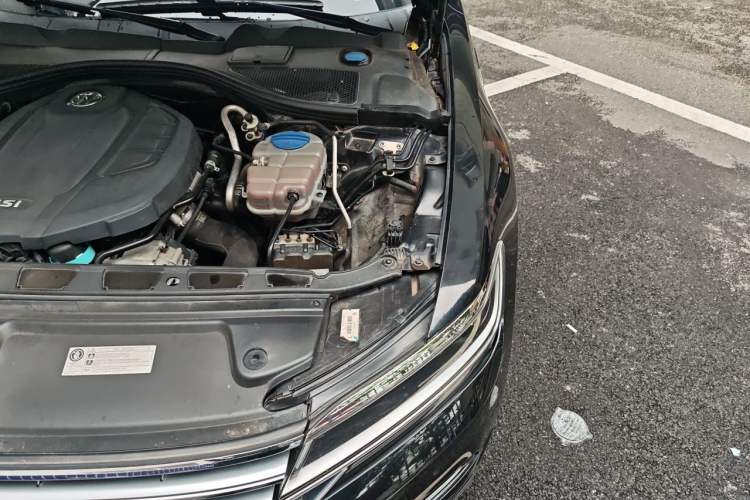 Used Volkswagen Phideon 2018 Revised Version 380TSI Two-Wheel Drive Business Edition Engine Bay Left