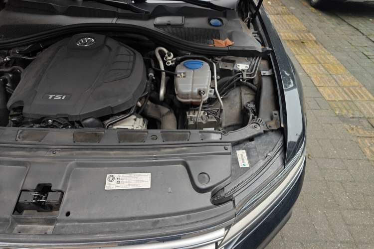 Used Volkswagen Phideon 2018 Revised Version 380TSI Two-Wheel Drive Business Edition Engine Bay Left