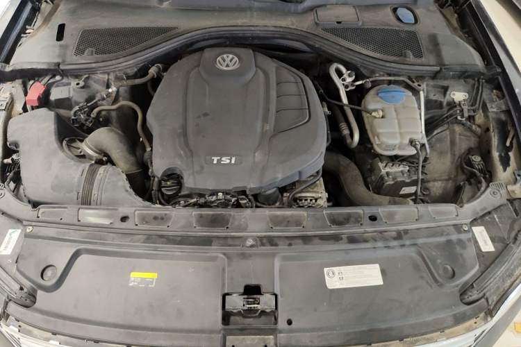 Used Volkswagen Phideon 2018 Revised Version 380TSI Two-Wheel-Drive Flagship Edition Engine Bay