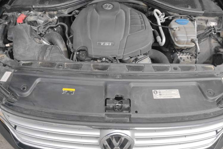 Used Volkswagen Phideon 2018 Revised Version 380TSI Two-Wheel Drive Business Edition Engine Bay
