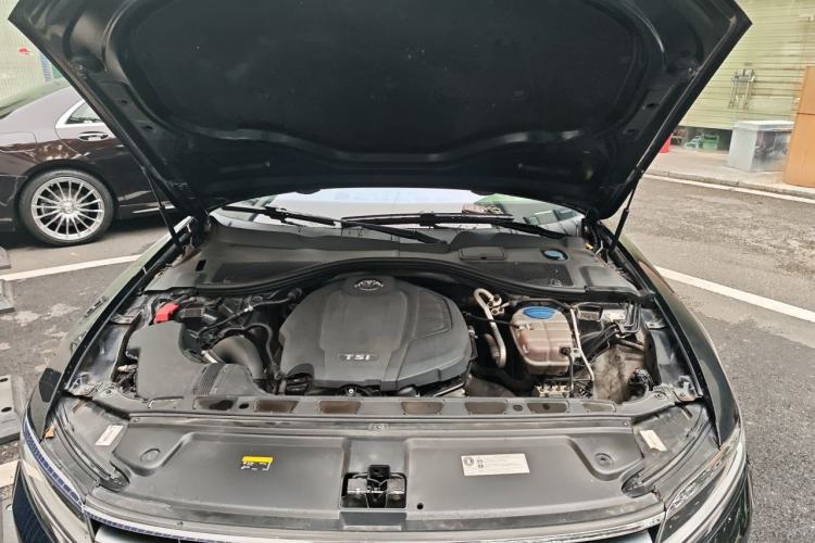 Used Volkswagen Phideon 2018 Revised Version 380TSI Two-Wheel Drive Business Edition Engine Bay