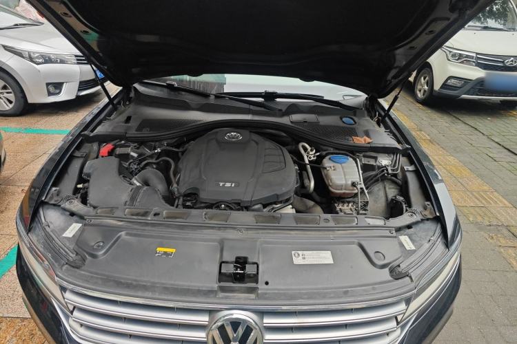 Used Volkswagen Phideon 2018 Revised Version 380TSI Two-Wheel Drive Business Edition Engine Bay