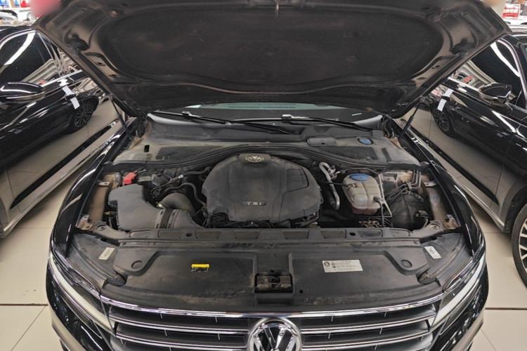 Used Volkswagen Phideon 2018 Revised Version 380TSI Two-Wheel Drive Business Edition Engine Bay