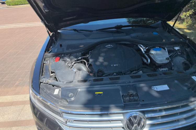 Used Volkswagen Phideon 2018 Revised Version 380TSI Two-Wheel Drive Business Edition Engine Bay Right