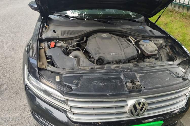 Used Volkswagen Phideon 2018 Revised Version 380TSI Two-Wheel Drive Business Edition Engine Bay Right