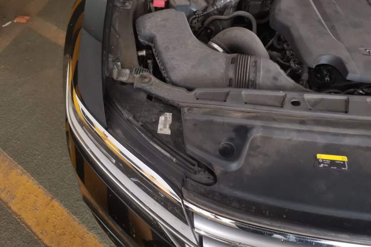 Used Volkswagen Phideon 2018 Revised Version 380TSI Two-Wheel Drive Business Edition Engine Bay Right