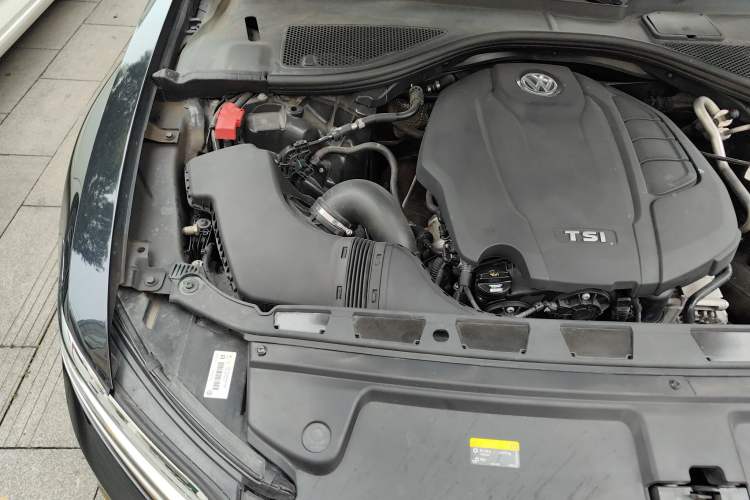 Used Volkswagen Phideon 2018 Revised Version 380TSI Two-Wheel Drive Business Edition Engine Bay Right