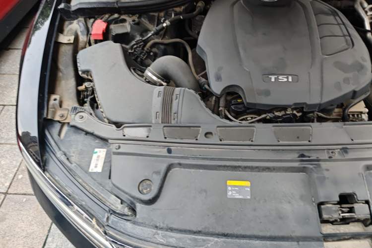 Used Volkswagen Phideon 2018 380TSI Two-Wheel-Drive Flagship Edition Engine Bay Right