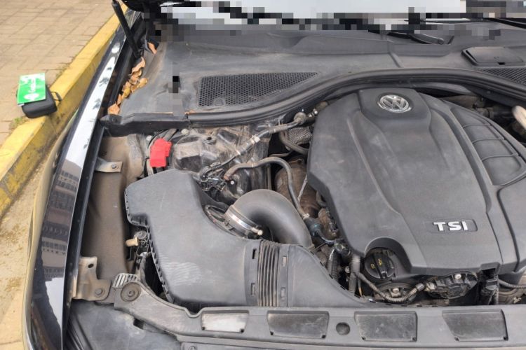 Used Volkswagen Phideon 2018 Revised Version 380TSI Two-Wheel Drive Business Edition Engine Bay Right