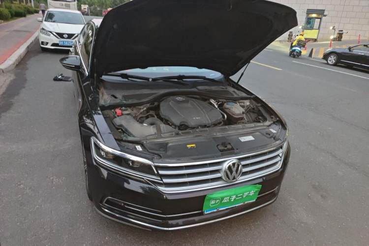Used Volkswagen Phideon 2018 Revised Version 380TSI Two-Wheel Drive Business Edition Engine Bay Right