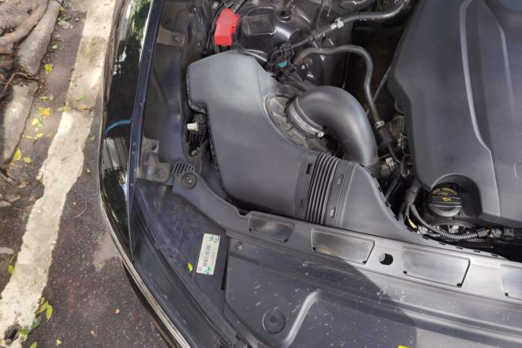 Used Volkswagen Phideon 2018 Revised Version 380TSI Two-Wheel-Drive Flagship Edition Engine Bay Right